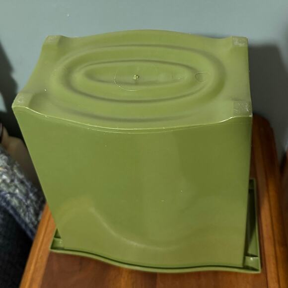 Vintage 70s Avocado Green Small Wastebasket Gold Leaves Mid Century Modern 11" - Picture 7 of 10